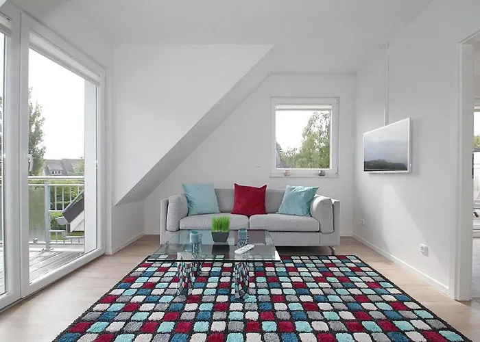 Bergstrasse 6 Bergstrasse 6 7 *